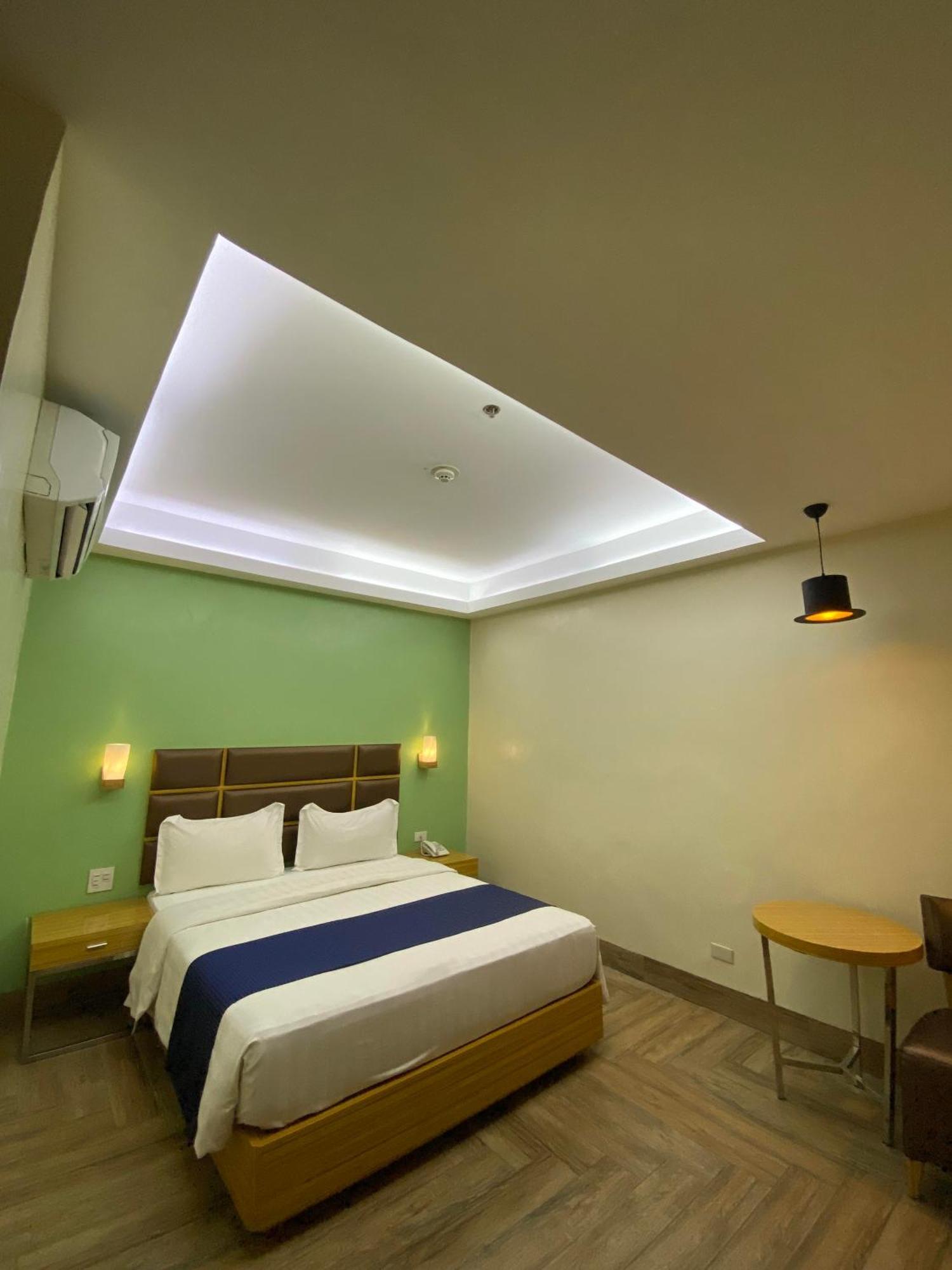 Sun Star Grand Hotel Manila Kültér fotó